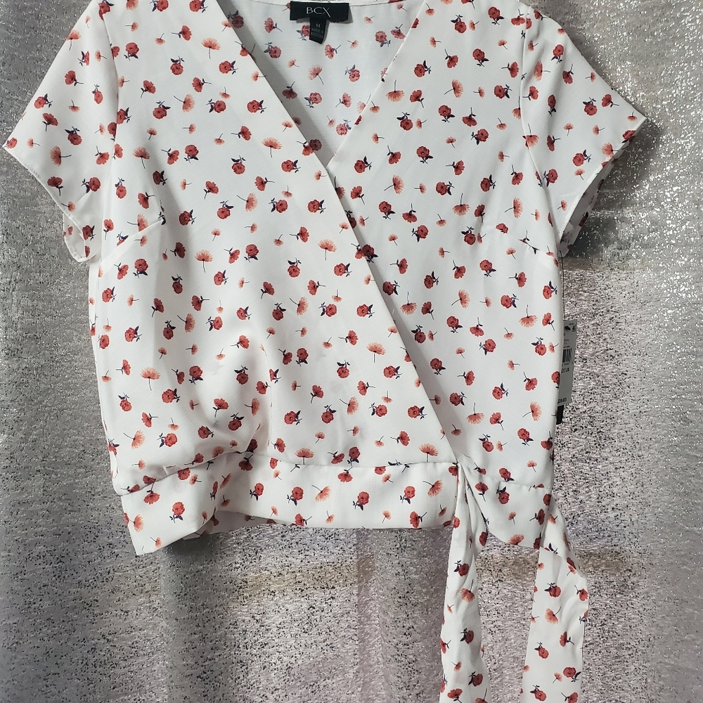 NWT womens med bcx floral blouse